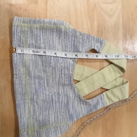 Lululemon atletica tank top - Picture 12 of 14